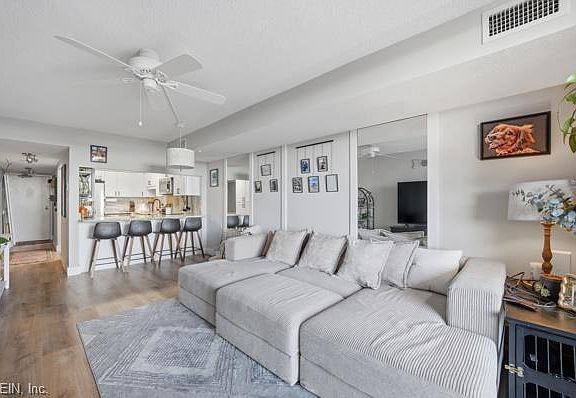 3rd image of 3288 Page Ave APT 105
