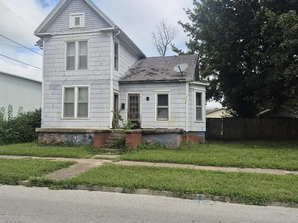 322 E College Ave, Jacksonville, IL 62650