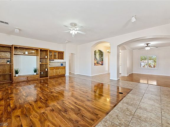 4th image of 2201 Valentine Ave