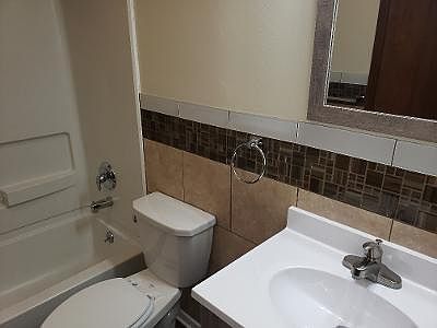 4th image of 33 Mead St APT 1