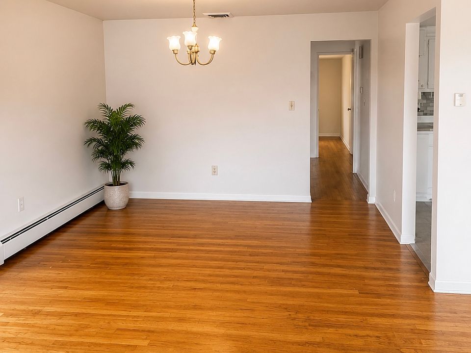 2nd image of 11 Colonial Dr #2