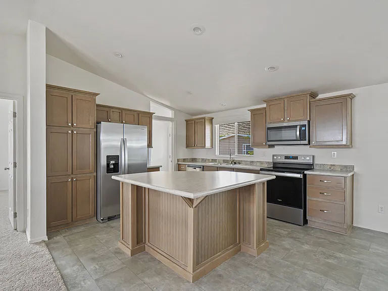 8601 N 71st Ave — Photo 11