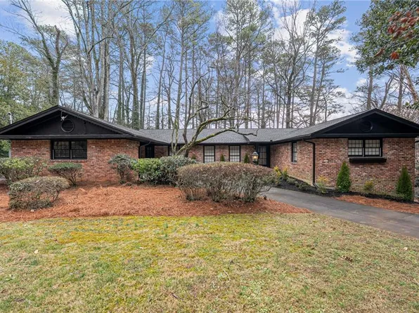 585 Spalding Dr, Sandy Springs, GA 30328