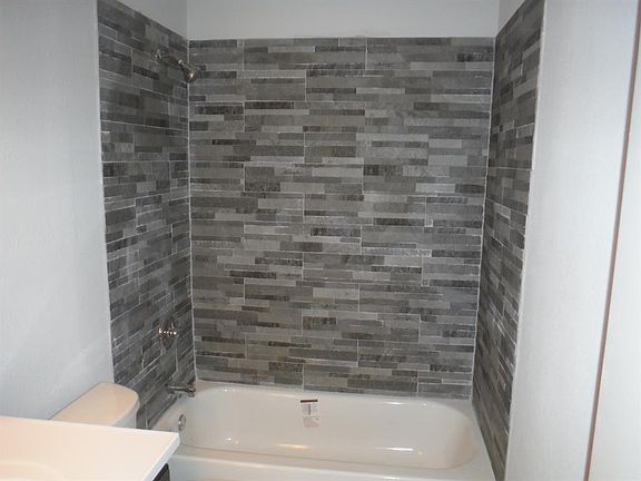 3rd image of 4829 Dilworth Ct