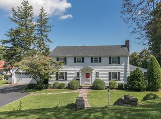 36 Hilltop Ter N, Red Bank, NJ 07701
