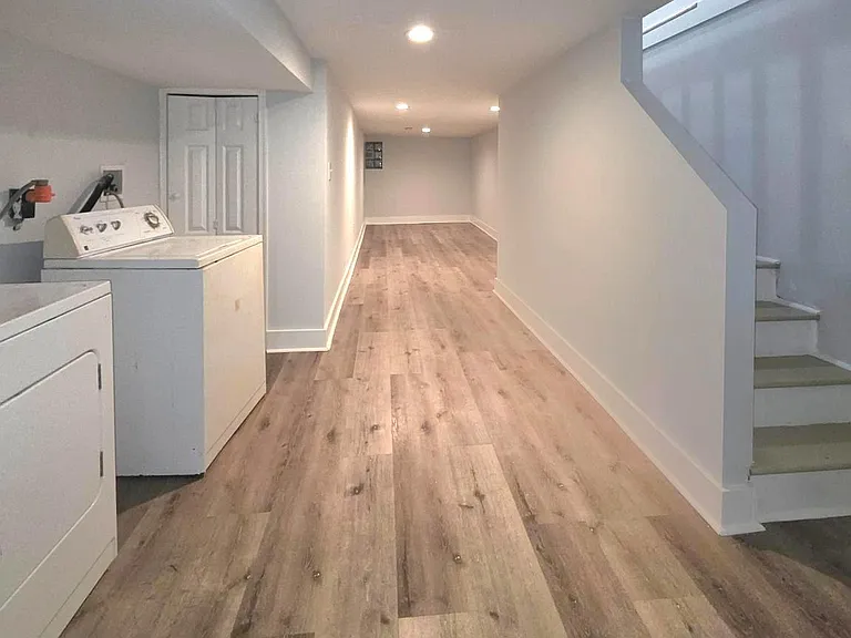 5515 Catharine St — Photo 16