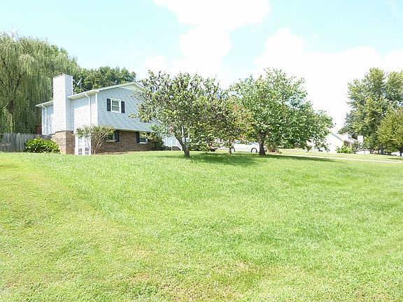 2nd image of 1162 Crescent Ct