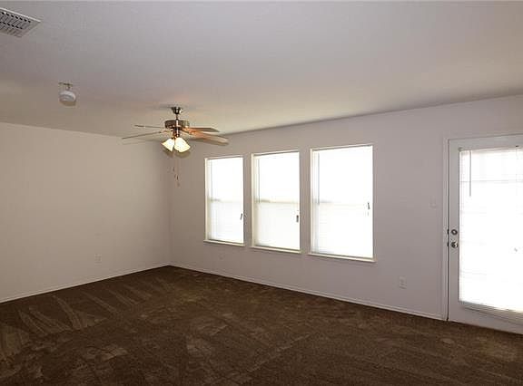 5th image of 2320 Kingsway Dr