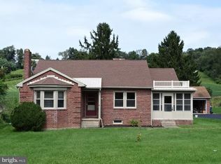 4083 Manchester St, Glen Rock, PA 17327