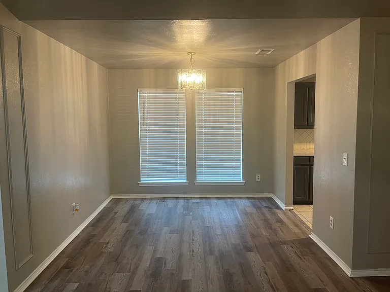 713 Meadowdale Dr — Photo 3