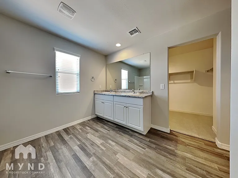 5420 W Albeniz Pl — Photo 11
