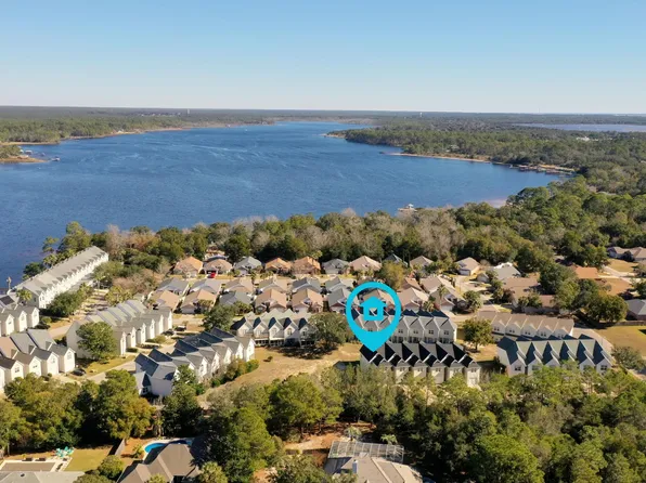 7277 Majestic Blvd, Navarre, FL 32566