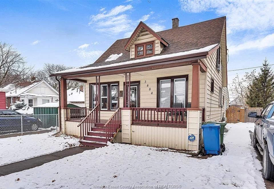 3484 Peter St