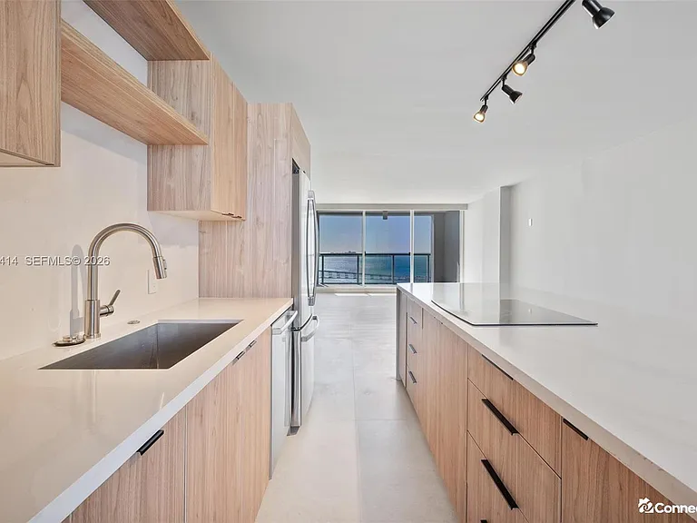 1541 Brickell Ave — Photo 4