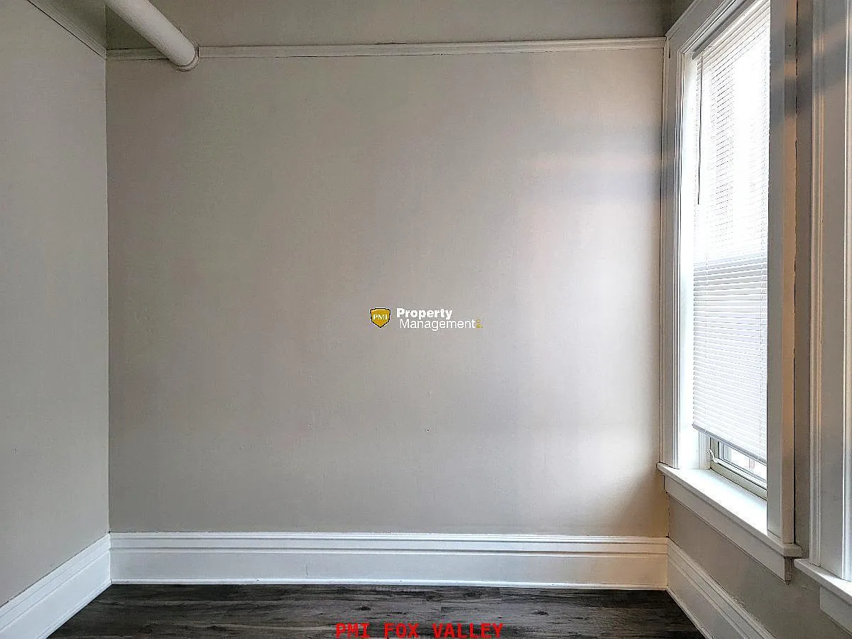 4 bed, 1.0 bath, 1200 sqft, $1,150 — Photo 4