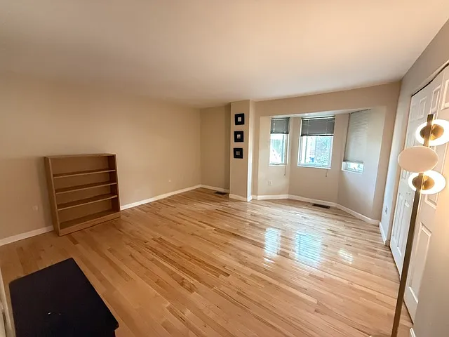 2 bed, 1.5 bath, 990 sqft, $2,800 — Photo 4