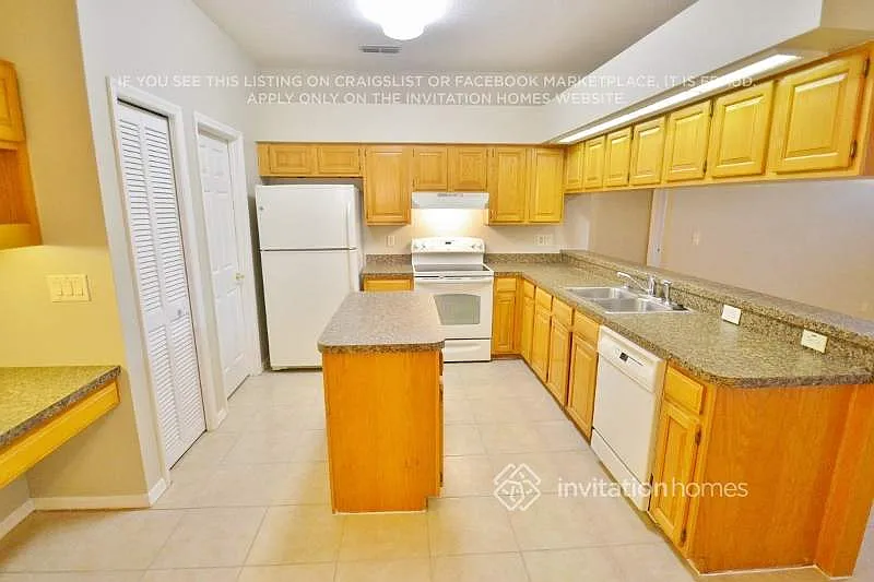 3942 Appletree Dr Valrico, FL 33594 — Photo 4