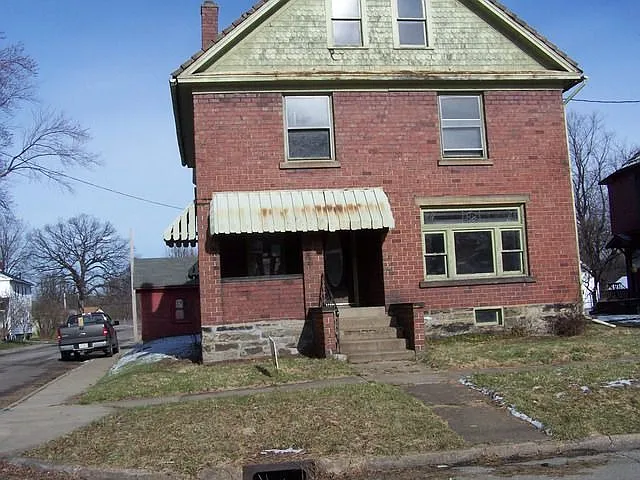 222 Williams St photo 1