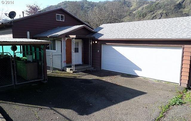 2nd image of 134 SE Templin Ave
