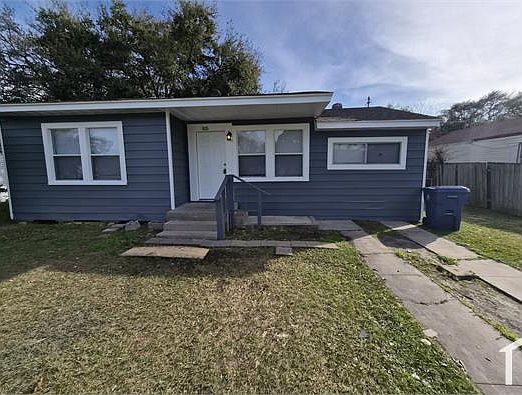 1st image of 805 17th Ave N