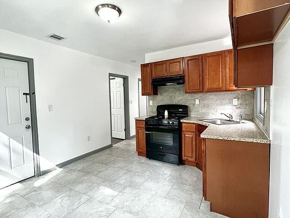 3rd image of 237 21st St Floor 2