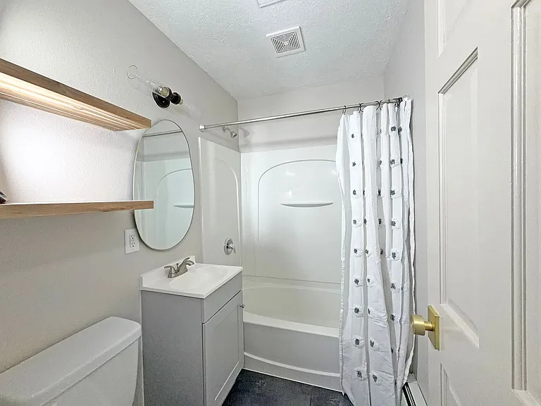 Remodeled 2 Bed, 1 Bath in a Convenient Central Location — Photo 21