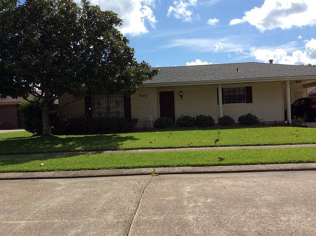 1st image of 503 Oaklawn Dr