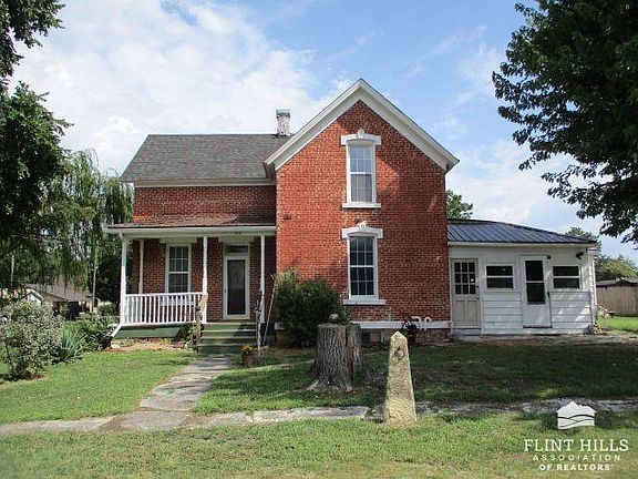 2nd image of 702 Stevens St