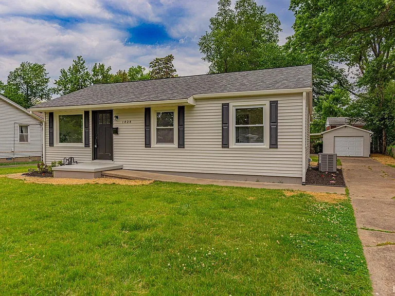 1628 E Blackford Ave — Photo 27