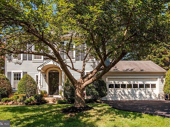 2nd image of 17228 Evangeline Ln