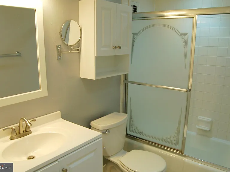 2405 I St NW #2C — Photo 19