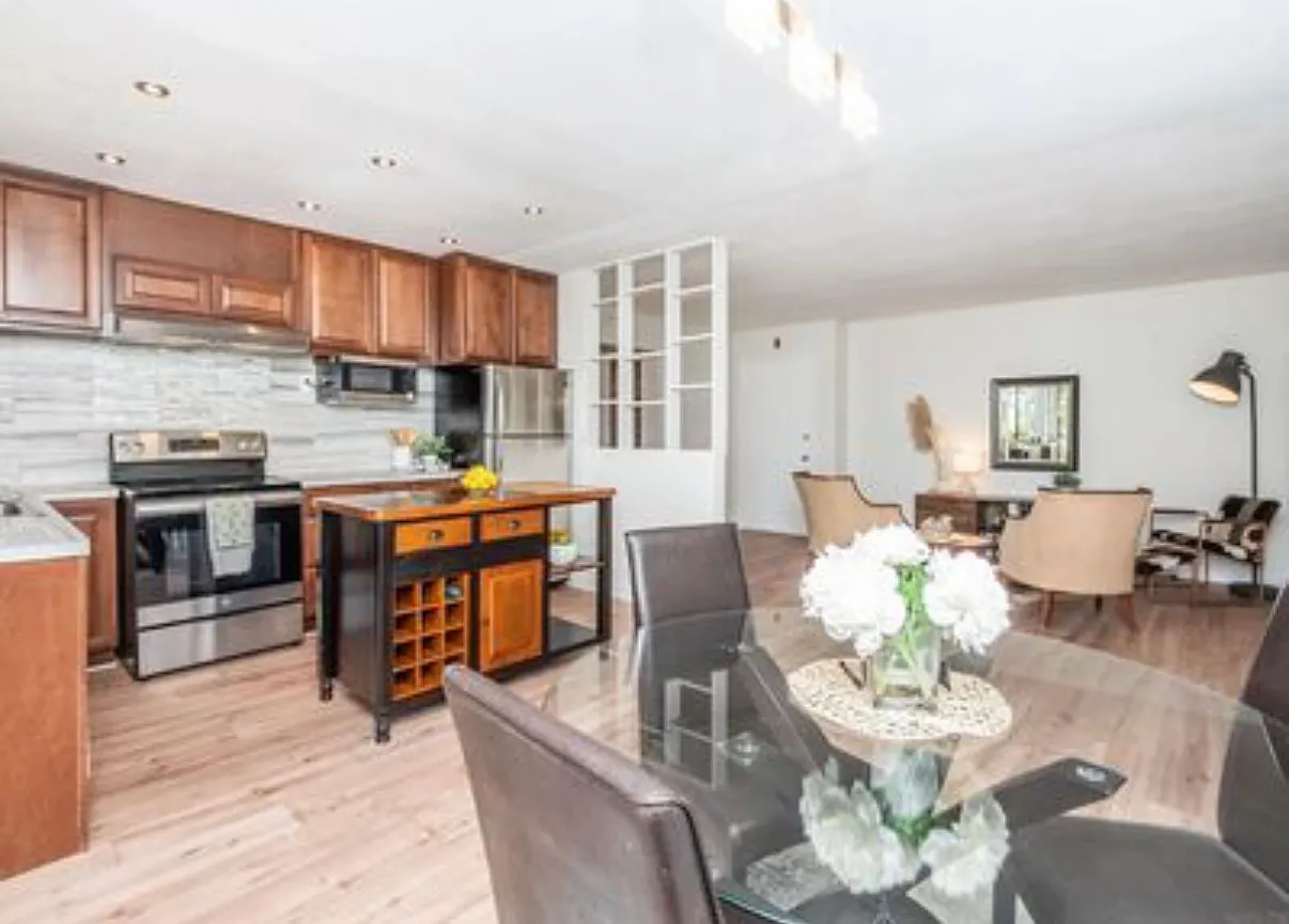 2 bed, 1048 sqft, $2,800 — Photo 3