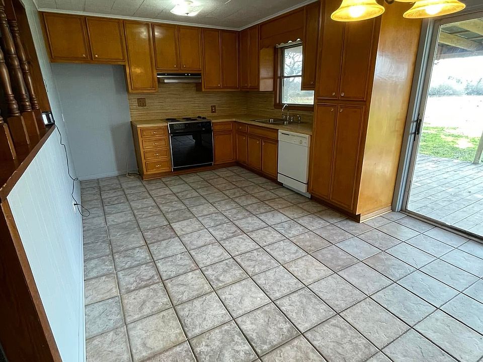 2nd image of 164 Jackson Rd