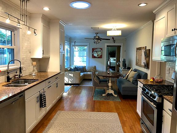 3rd image of 3505 W Barcelona St