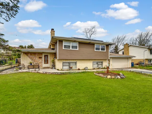 8944 S 85th Ct, Hickory Hills, IL 60457