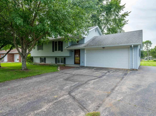 114 Barry Ave, Byron, IL 61010