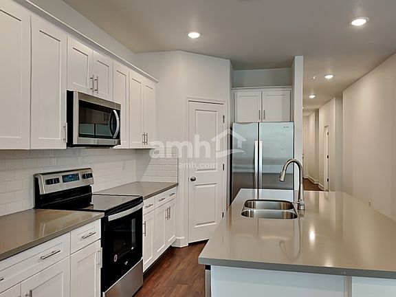 3rd image of 6628 S 42nd Dr