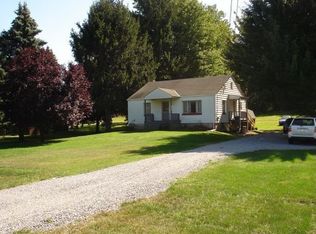 627 Moon Clinton Rd, Coraopolis, PA 15108