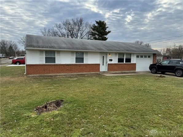 416 S Clayton Rd, New Lebanon, OH 45345