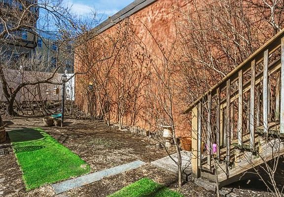 3rd image of 420 Monroe St APT 1R