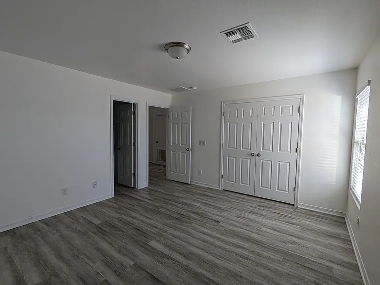 123 E Watson Pl — Photo 15