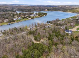 109 Lakeshore Dr, De Soto, MO
