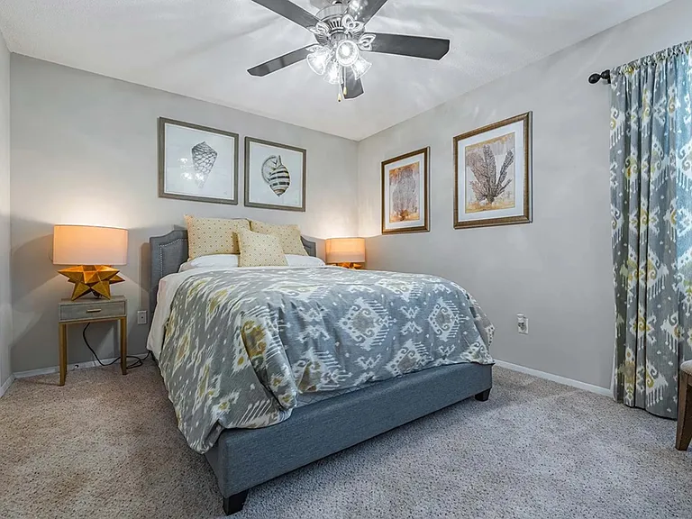 Azure Cove Apartment Homes — Photo 38