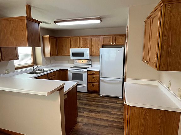 4th image of 22 Pluim Dr