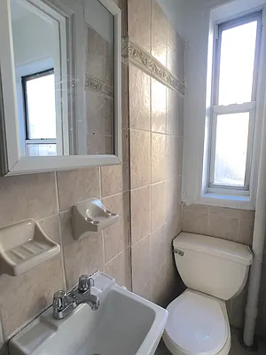 Rented by Bond New York | media 16