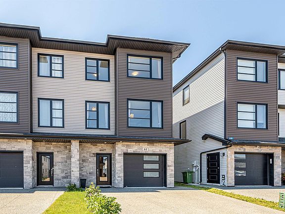 3rd image of 46 Grenoble Ct