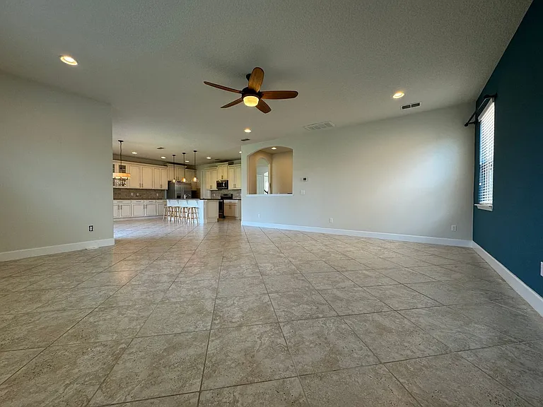 12119 Uleta Ln — Photo 32
