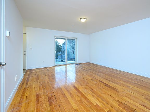 3rd image of 2881 Lamport Pl #1