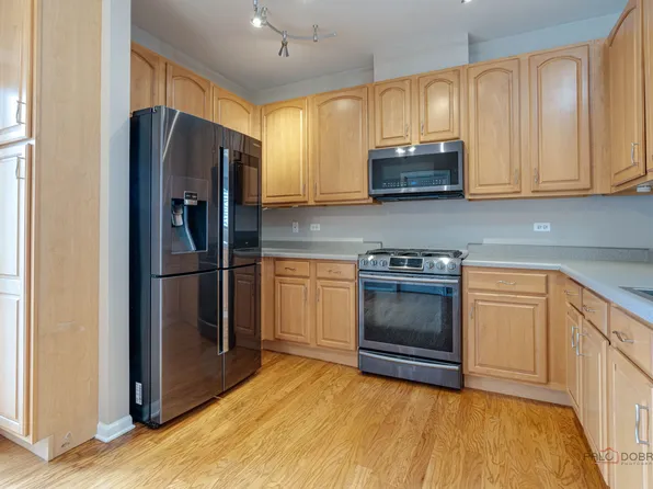 1755 Sienna Ct, Wheeling, IL 60090