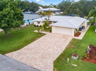 403 13th St SW, Ruskin, FL 33570